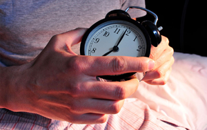 Hepatology新發(fā)現(xiàn)!周末補(bǔ)覺可緩解非酒精性脂肪肝